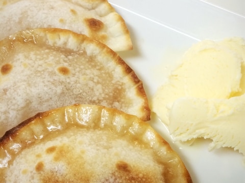 余った餃子の皮で☆ホットアップルパイ風簡単スイーツ